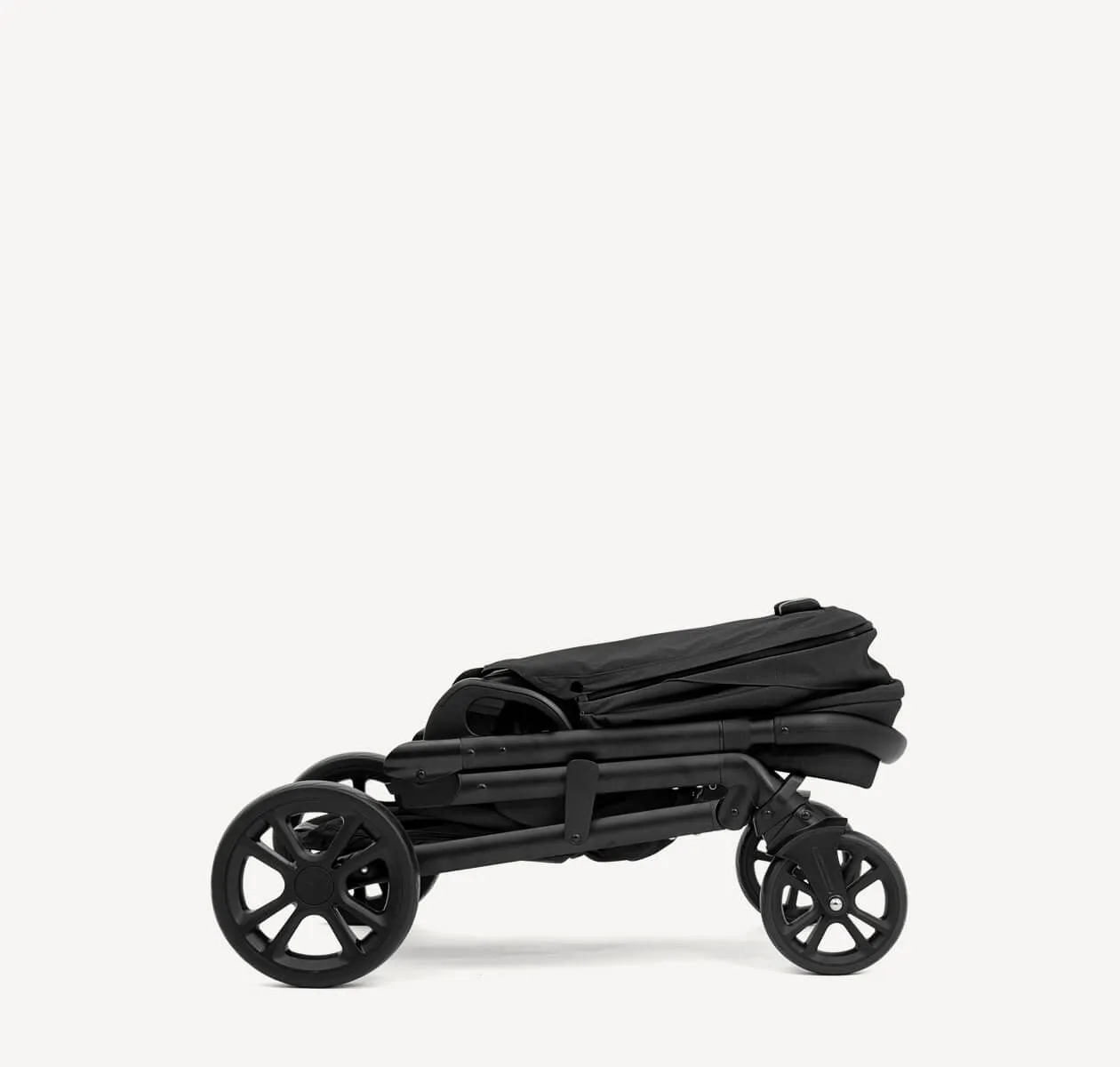 Chrome 4-in-1 Reversible Pram – Smart Versatility Meets Effortless Style
